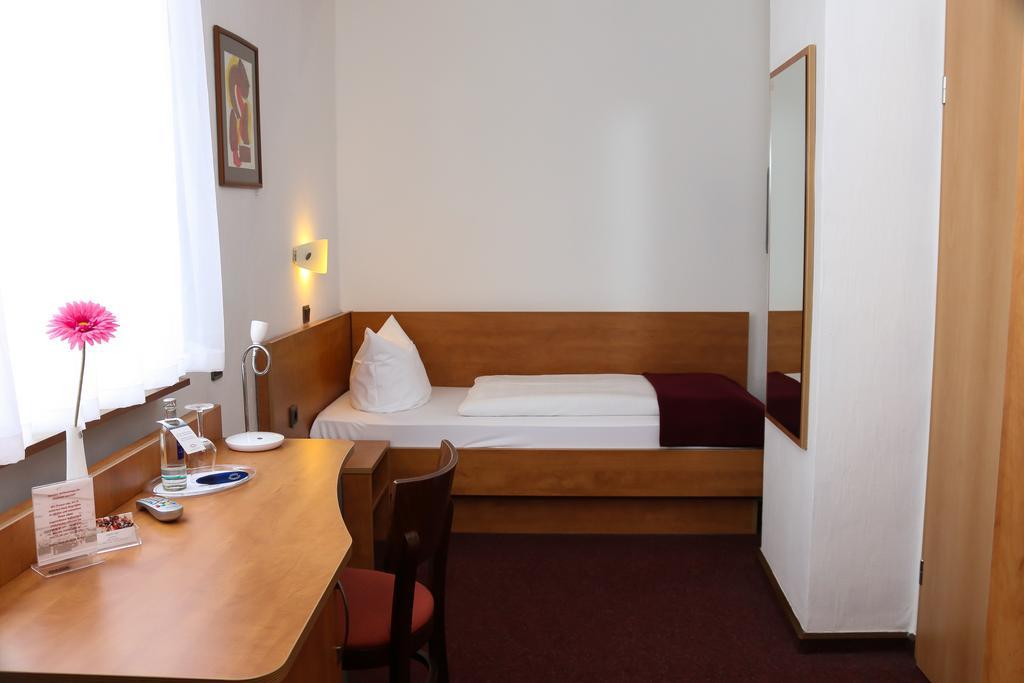 City Hotel Journal วอล์ฟสบวร์ก ภายนอก รูปภาพ