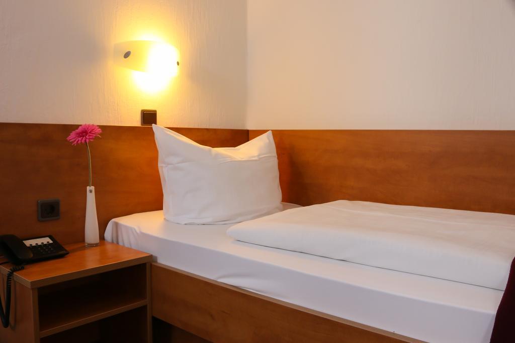 City Hotel Journal วอล์ฟสบวร์ก ภายนอก รูปภาพ